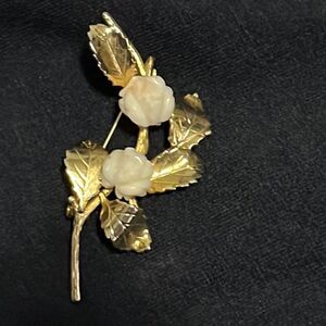 Vintage Deco Carves Flower Brooch